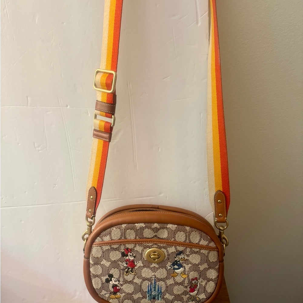 Coach Walt Disney World 50th Anniversary Camera Crossbody Bag Signature Jacquard - Picture 3 of 10